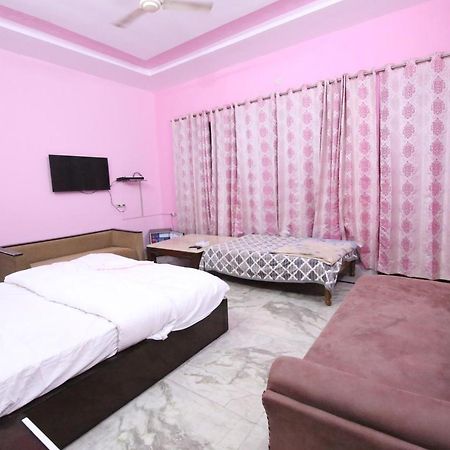 The Karnal Resort Esterno foto