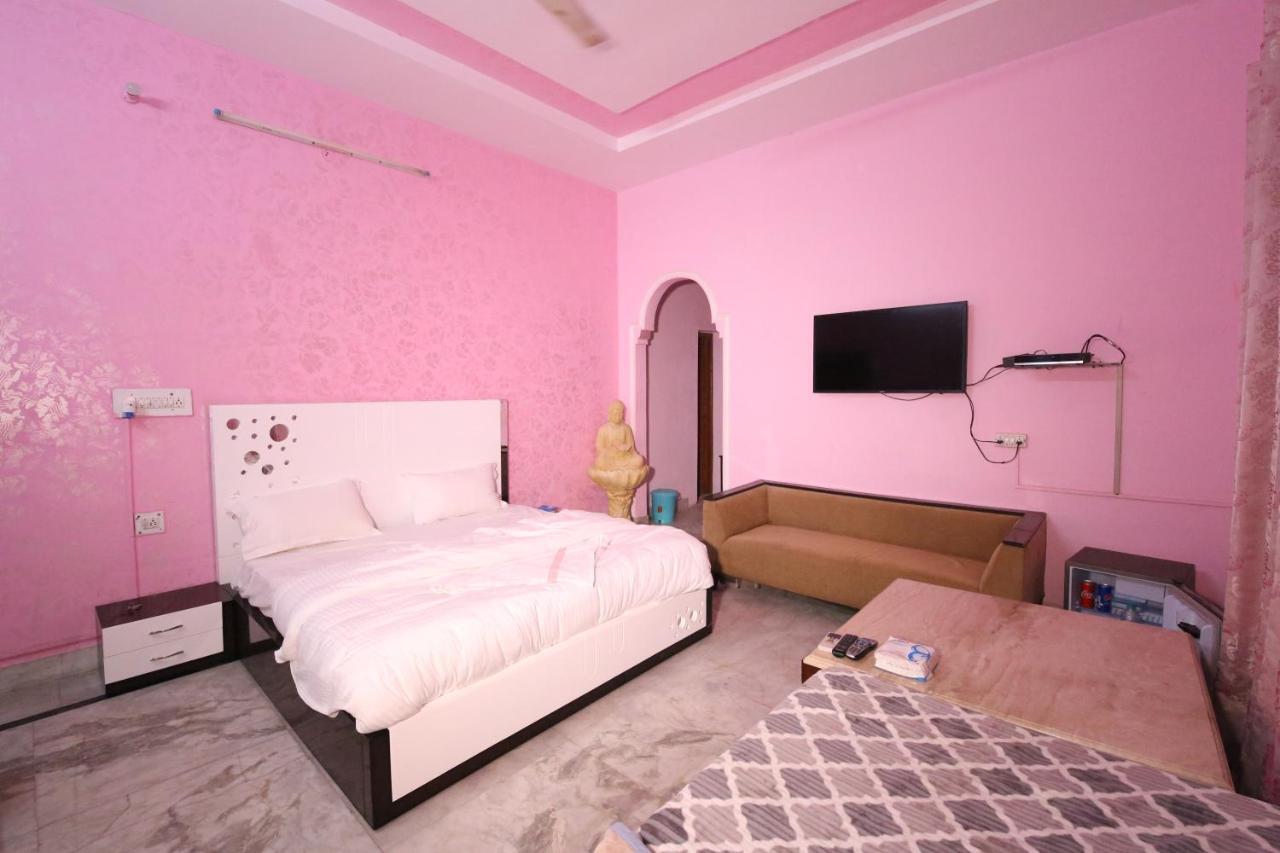 The Karnal Resort Esterno foto