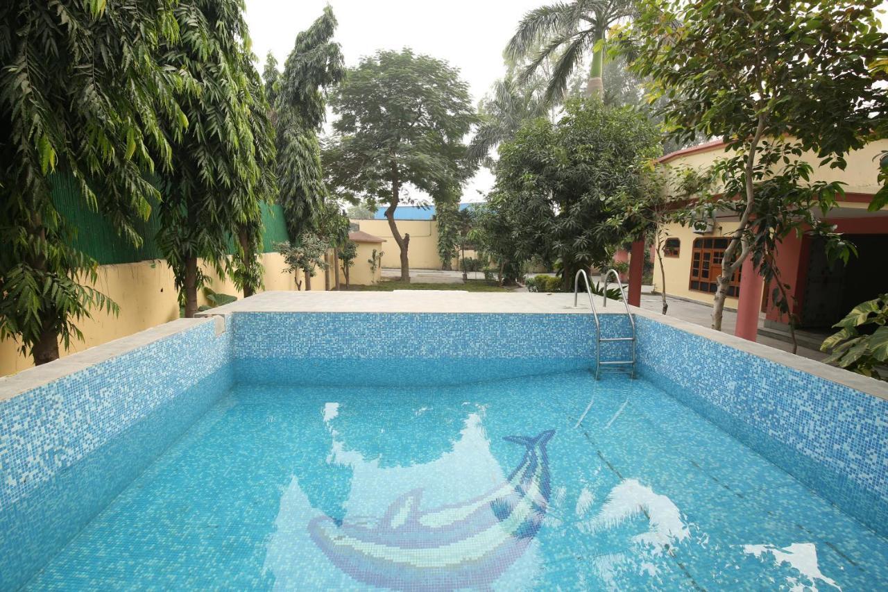 The Karnal Resort Esterno foto