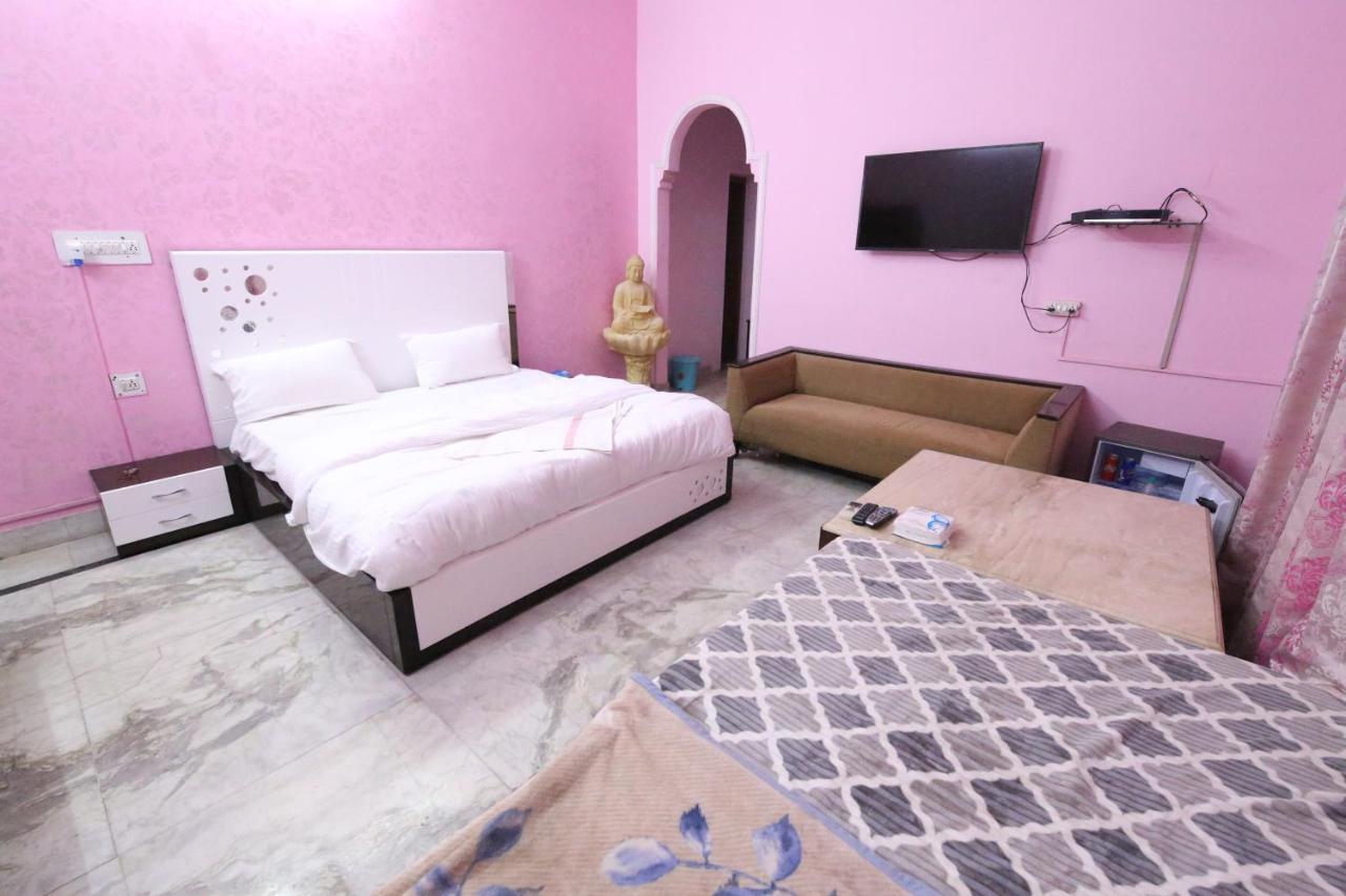 The Karnal Resort Esterno foto