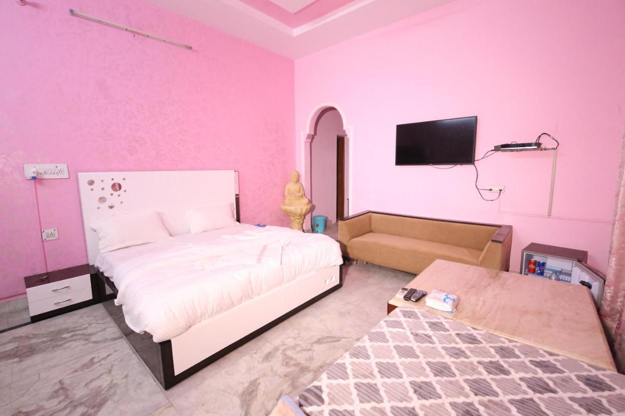 The Karnal Resort Esterno foto
