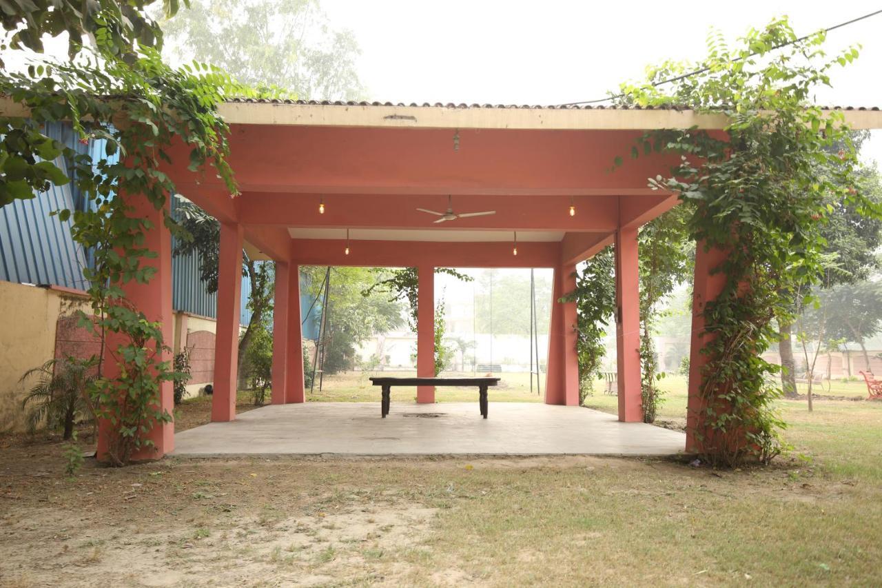 The Karnal Resort Esterno foto